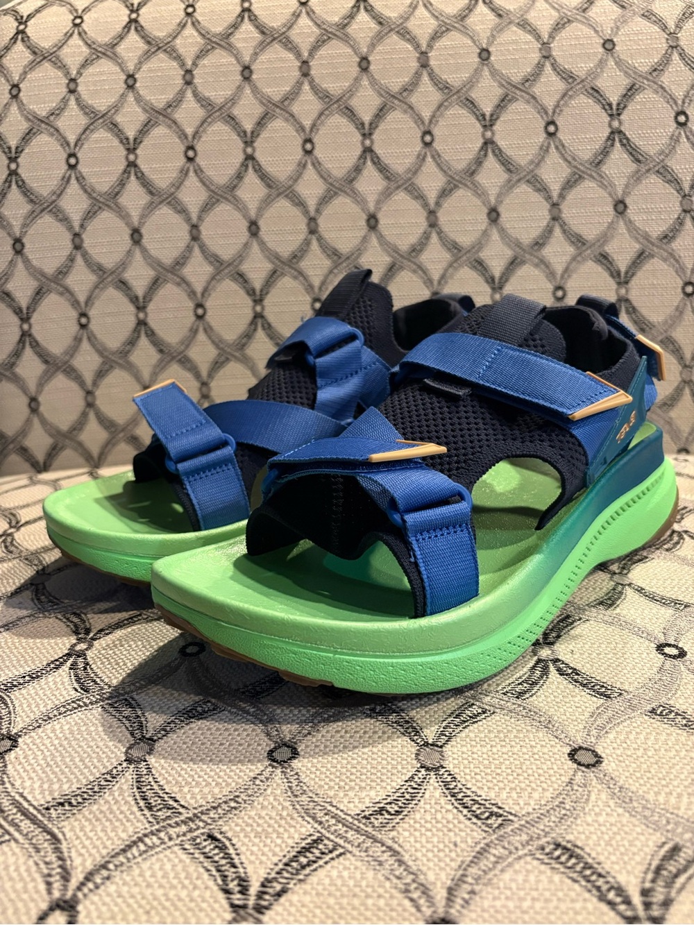 TEVA Men  AVENTRAIL SANDALS TOTAL ECLIPSE/GREEN Sandals Size 8.5